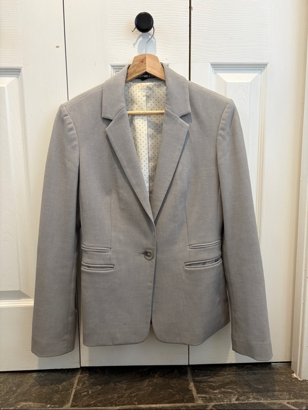 Express Women’s Light Gray Single-Button Blazer